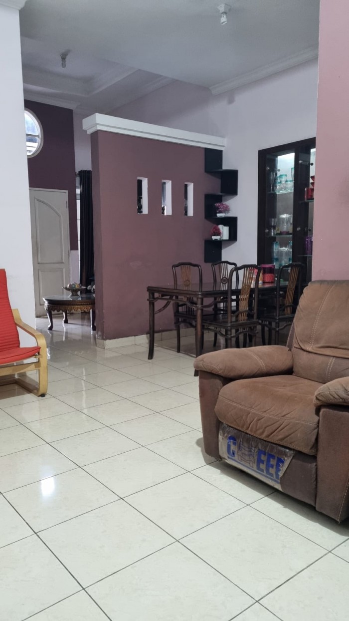 Rumah disewakan di cluster Tropikana Jababeka Cikarang